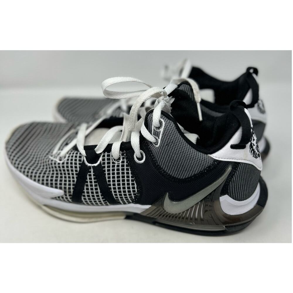 Nike Men's LeBron‎ James Witness 7 Black White Basketball Shoes Size 11.5